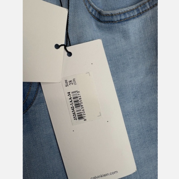 NWT Calvin Klein Jeans Womens 90s Straight Leg Blue Light Wash Denim Size 28 - Picture 5 of 6